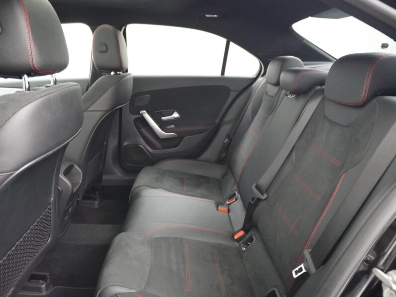 
								Mercedes-Benz A-Klasse 2020 full									