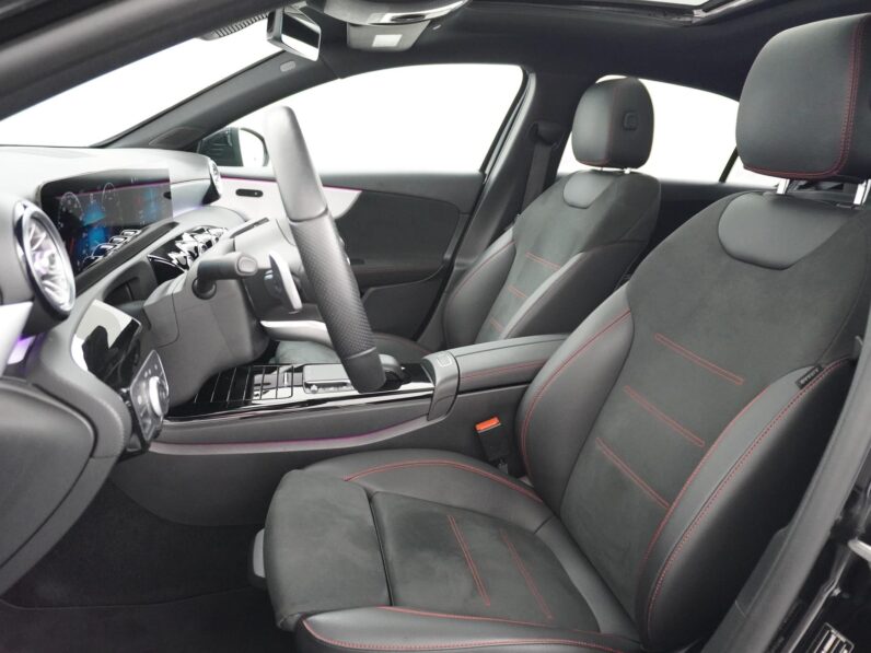 
								Mercedes-Benz A-Klasse 2020 full									