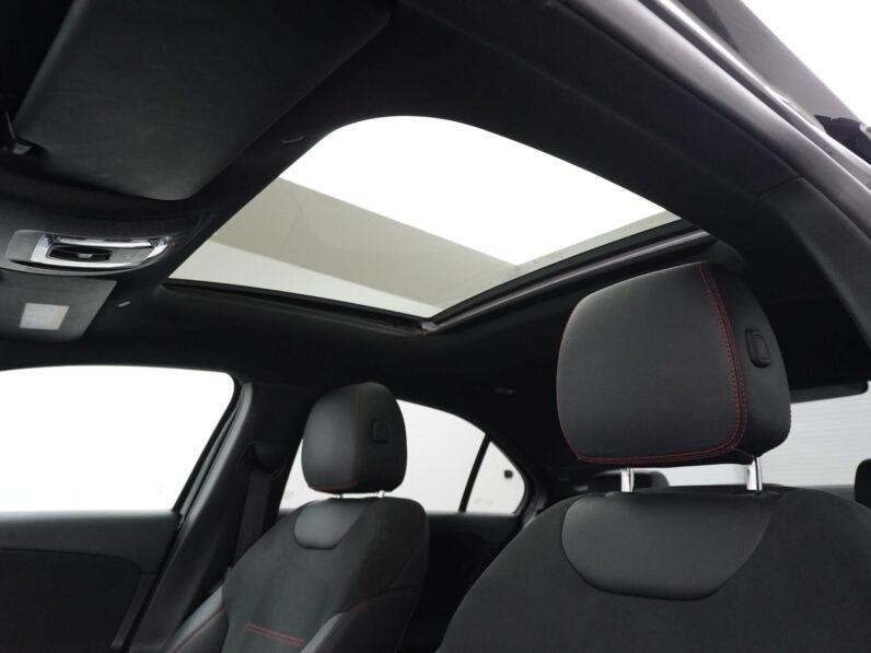 
								Mercedes-Benz A-Klasse 2020 full									