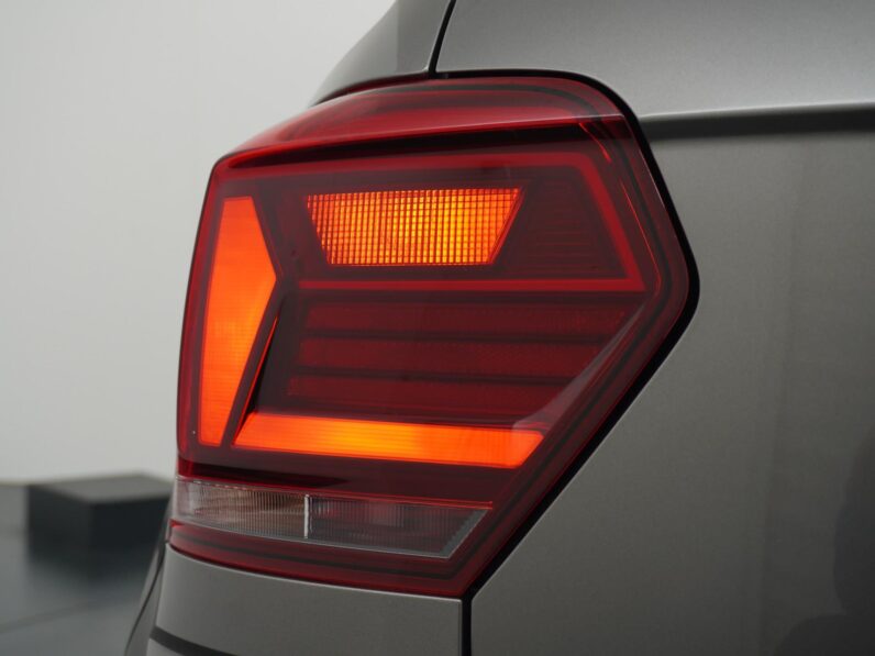 
								Volkswagen Polo 2020 full									