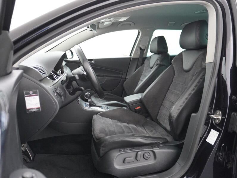 
								Volkswagen Passat 2008 full									