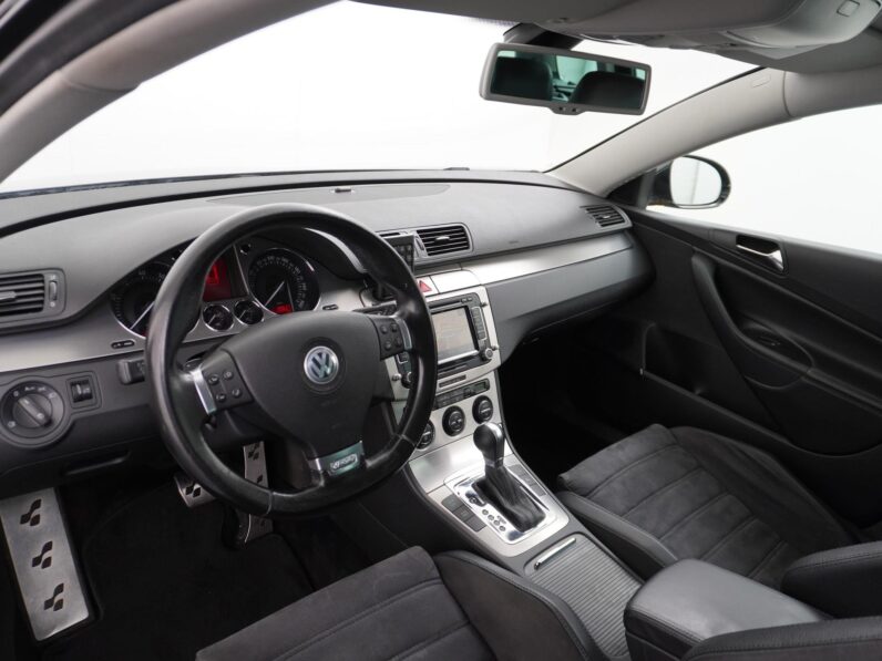 
								Volkswagen Passat 2008 full									