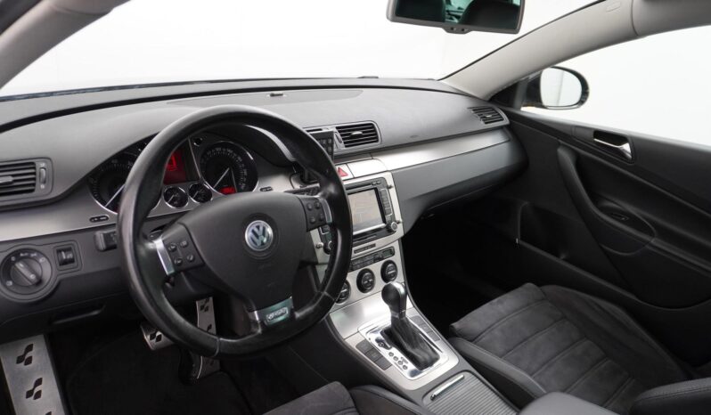 
								Volkswagen Passat 2008 full									