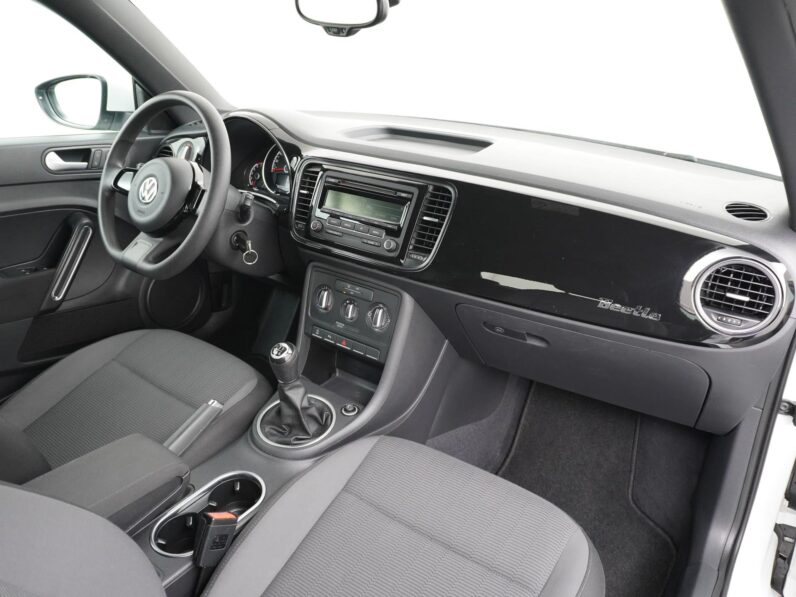 
								Volkswagen Beetle 2015 full									