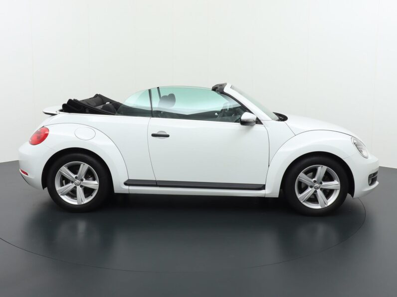
								Volkswagen Beetle 2015 full									