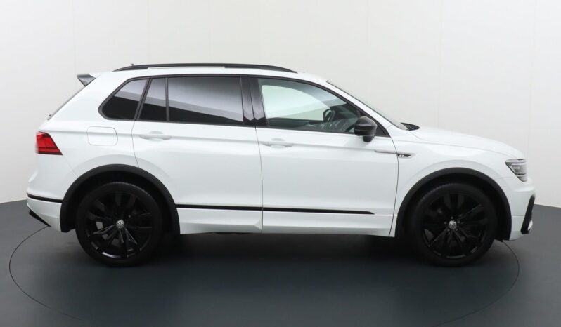 
								Volkswagen Tiguan 2019 full									
