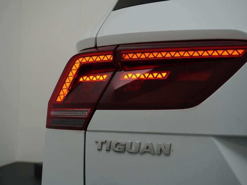 
								Volkswagen Tiguan 2019 full									