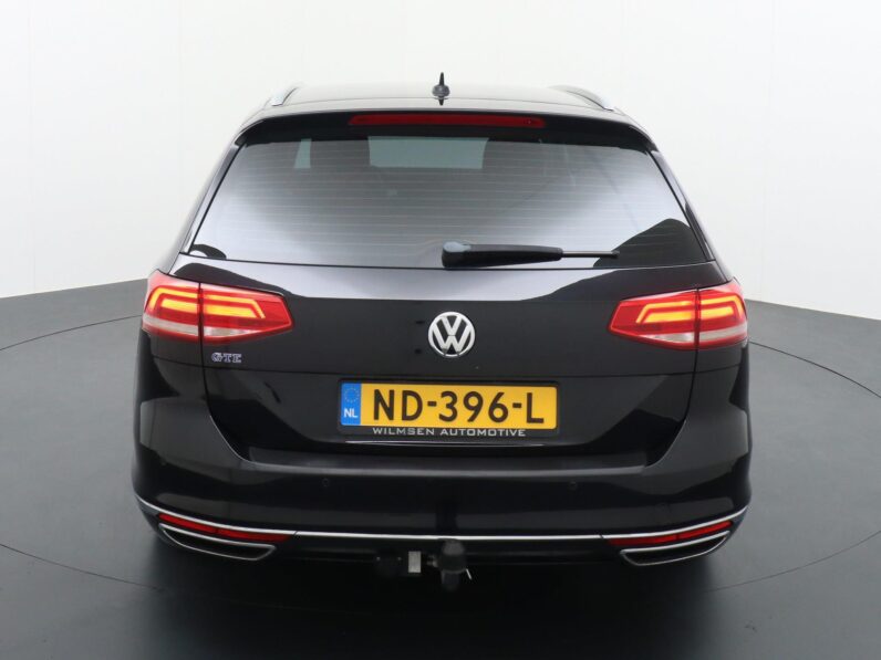 
								Volkswagen Passat 2016 full									