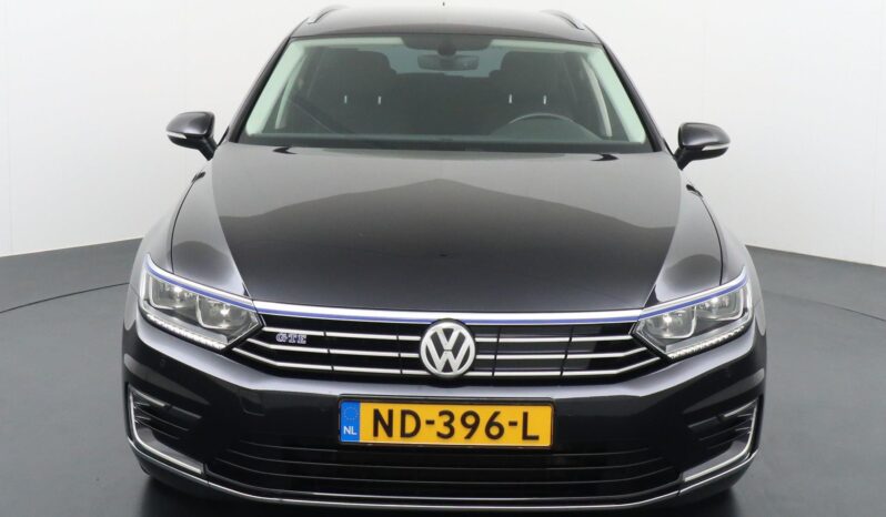
								Volkswagen Passat 2016 full									