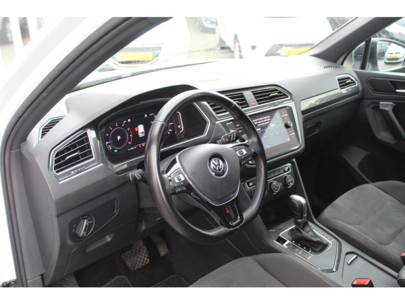 
								Volkswagen Tiguan 2019 full									