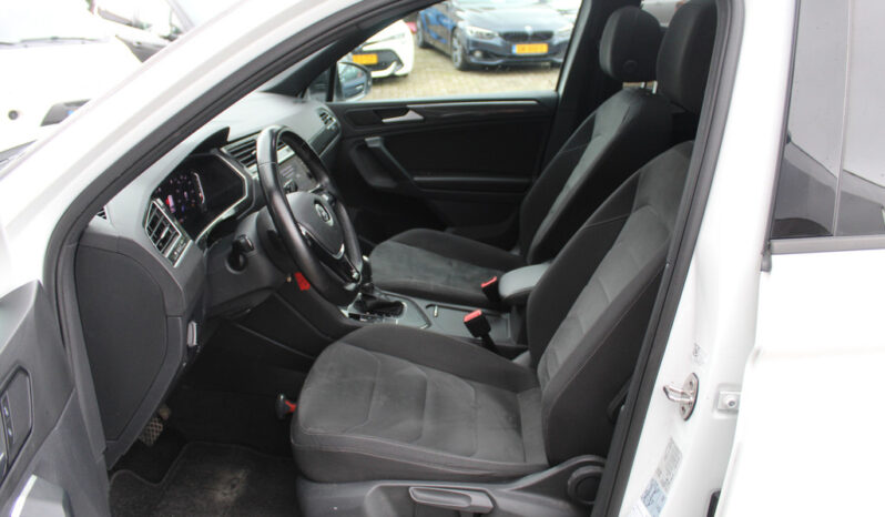 
								Volkswagen Tiguan 2019 full									