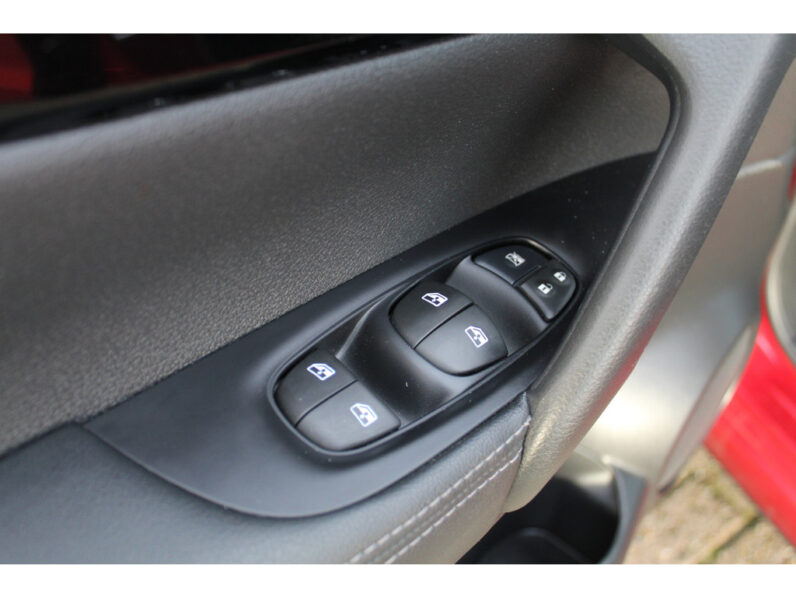 
								Nissan QASHQAI 2019 full									