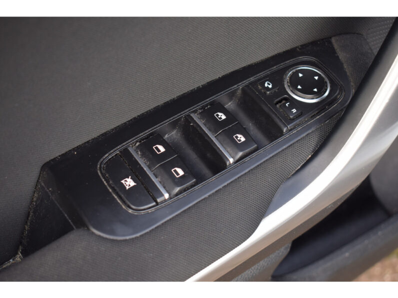 
								Kia Ceed Sportswagon 2020 full									