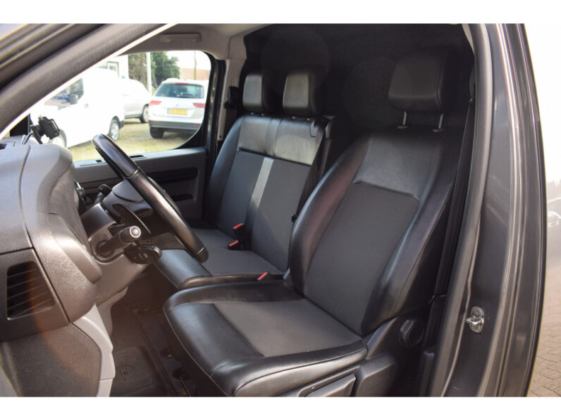 
								Opel Vivaro 2021 full									
